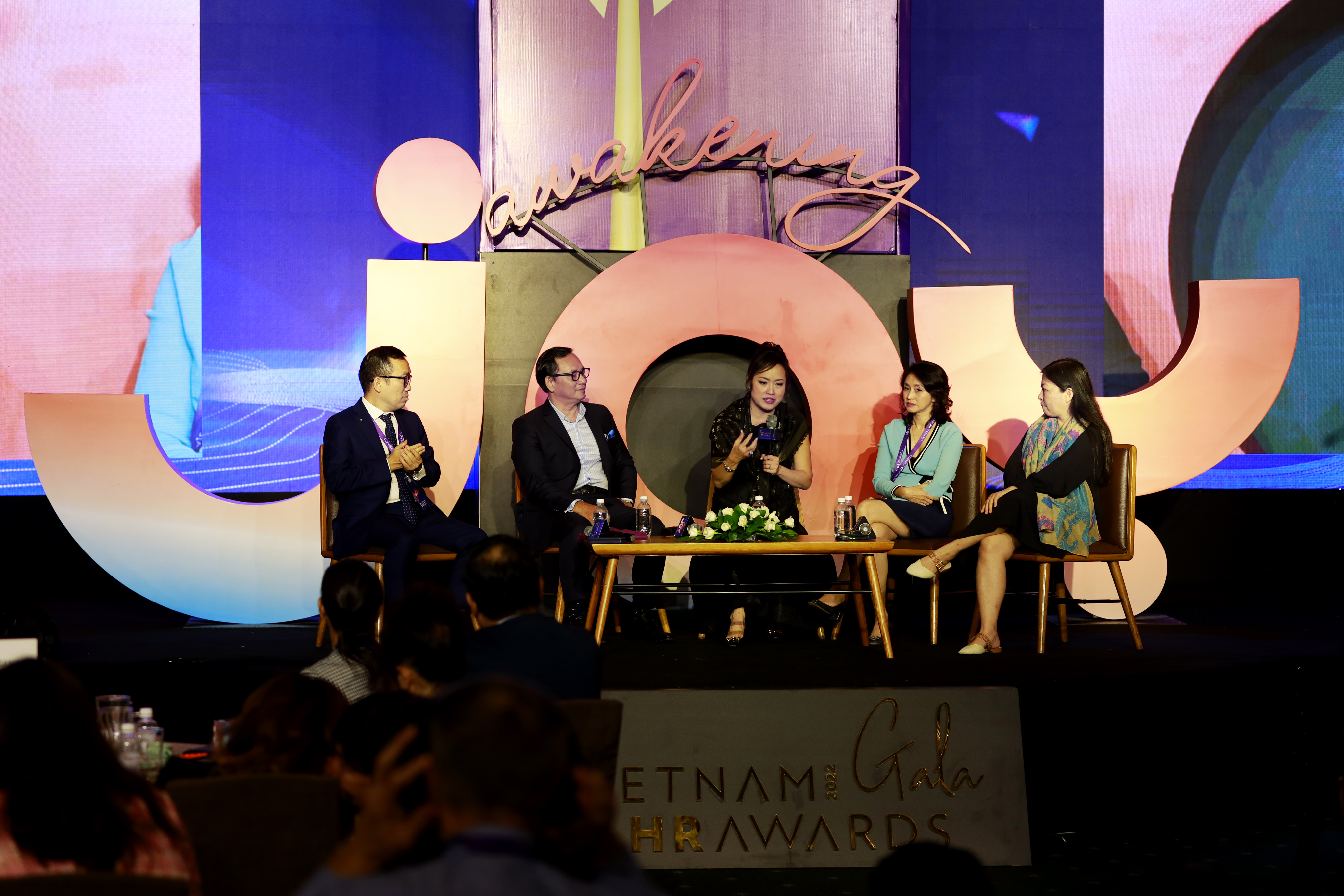 Vietnam HR Awards Gala 2022 with the theme âAwakening Joyâ