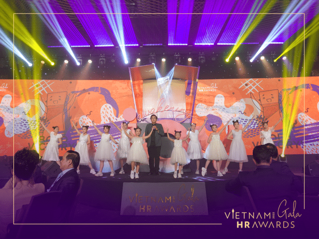 Vietnam HR Awards Gala 2022: Vinh Danh 15 Doanh Nghiệp Mang Đến Niềm Vui Toàn Diện